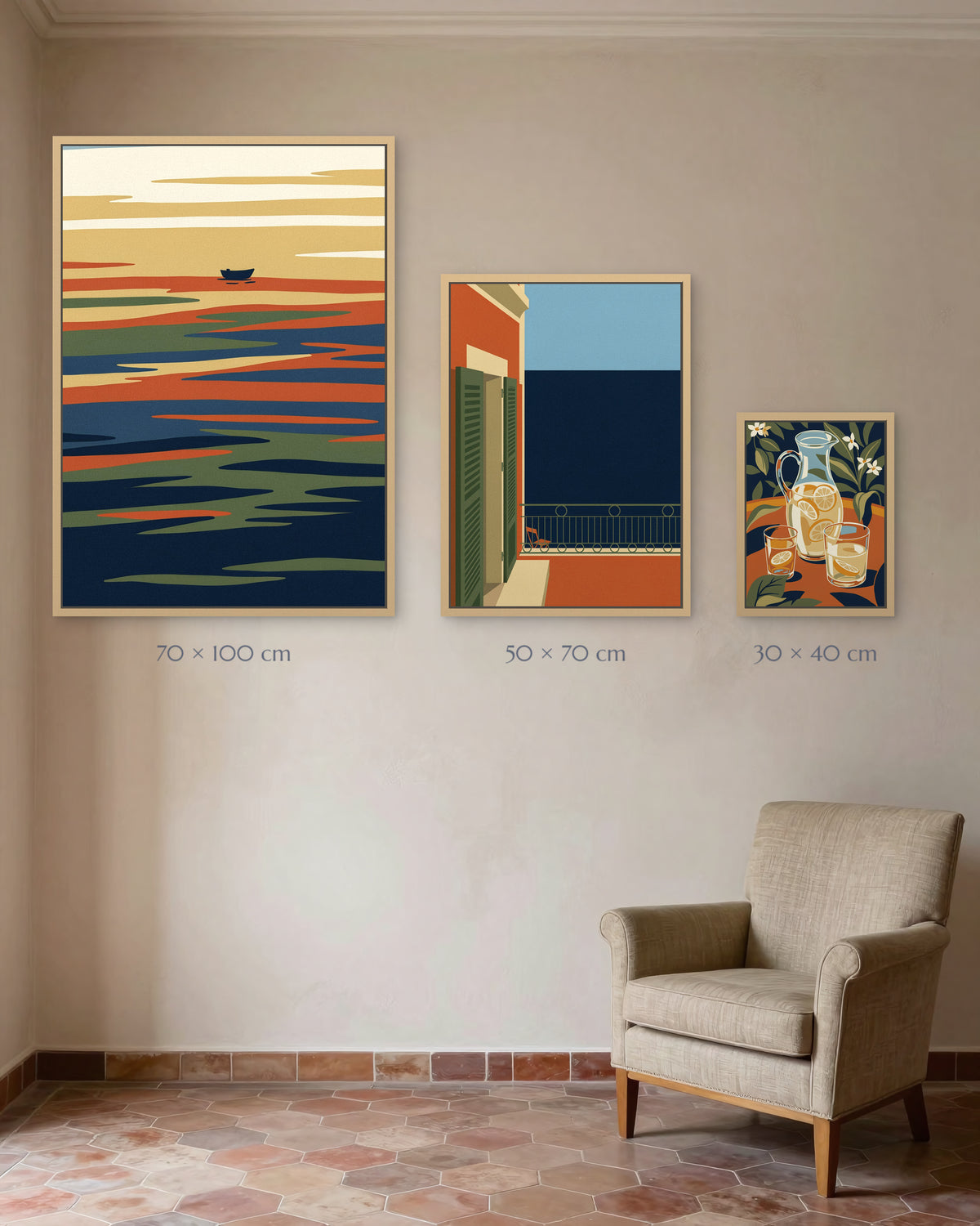 Les trois formats du Tableau à l'échelle sur un même mur — 30 × 40, 50 × 70 et 70 × 100 cm, toiles encadrées chêne clair