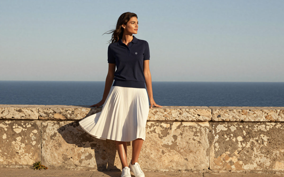Maille Maison OSTRO navy au O au Levant face a la mer